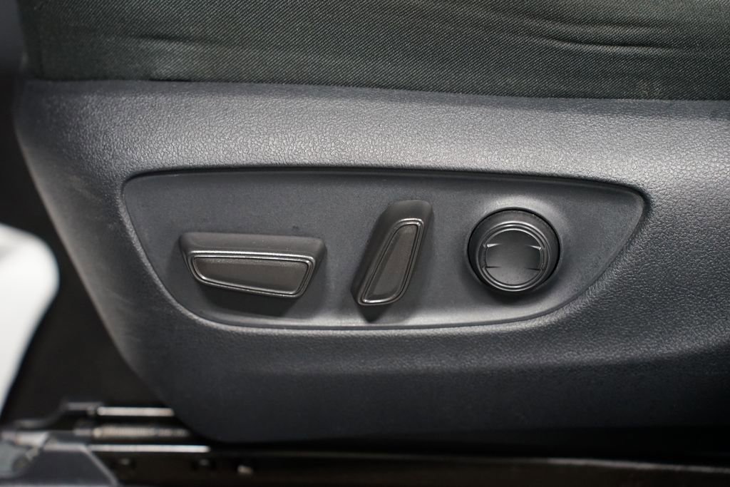 Certified 2025 Toyota RAV4 XLE AWD/4WD image 33