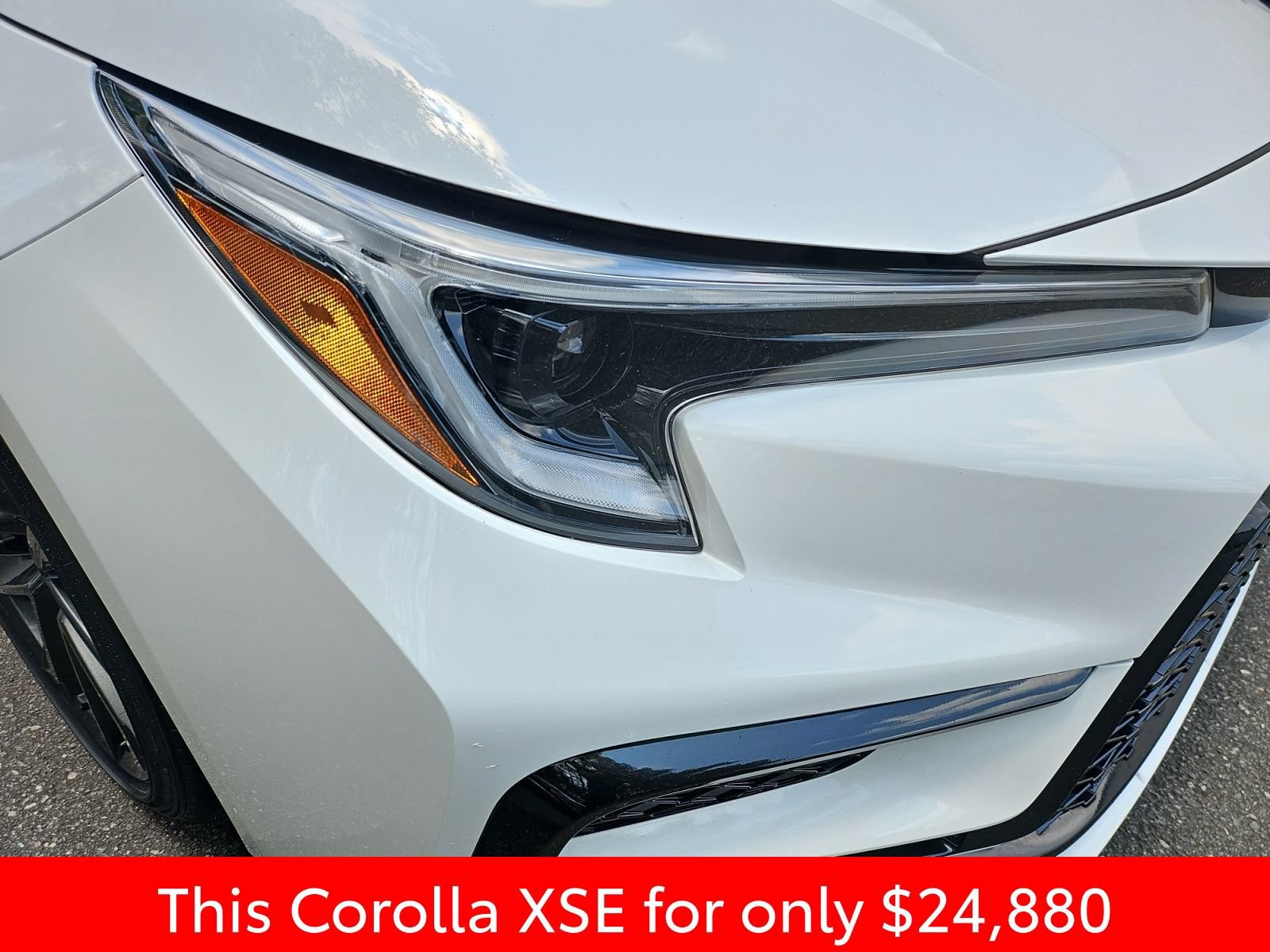 Used 2023 Toyota Corolla XSE FWD image 13