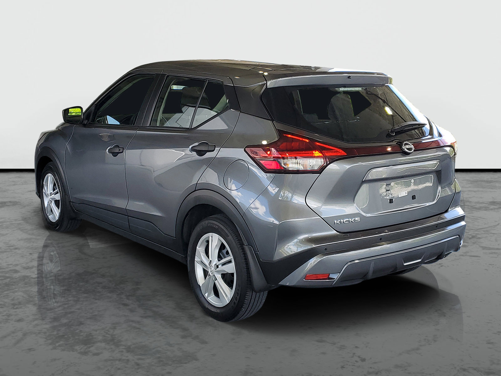 Used 2023 Nissan Kicks S FWD image 3