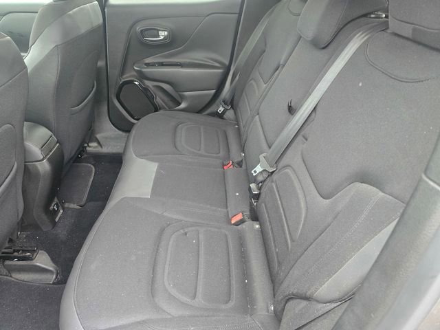 Used 2016 Jeep Renegade Latitude image 11