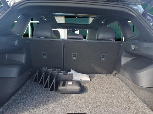 New 2026 Volkswagen Tiguan SE R-Line image 9