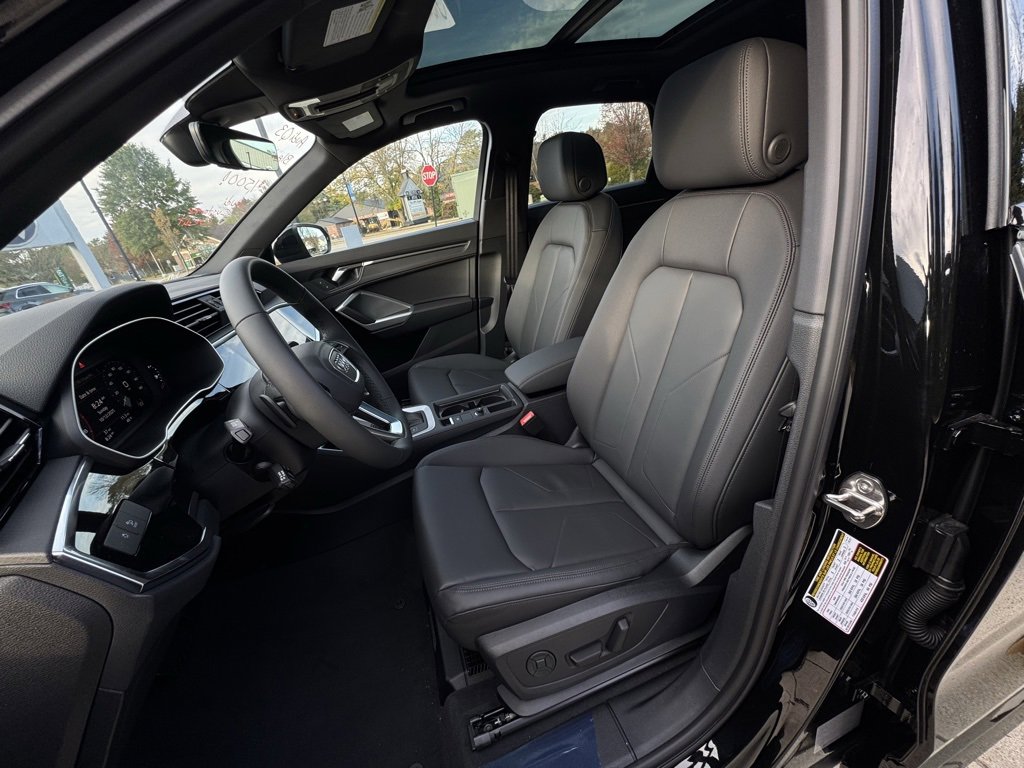 New 2025 Audi Q3 2.0T Premium image 21