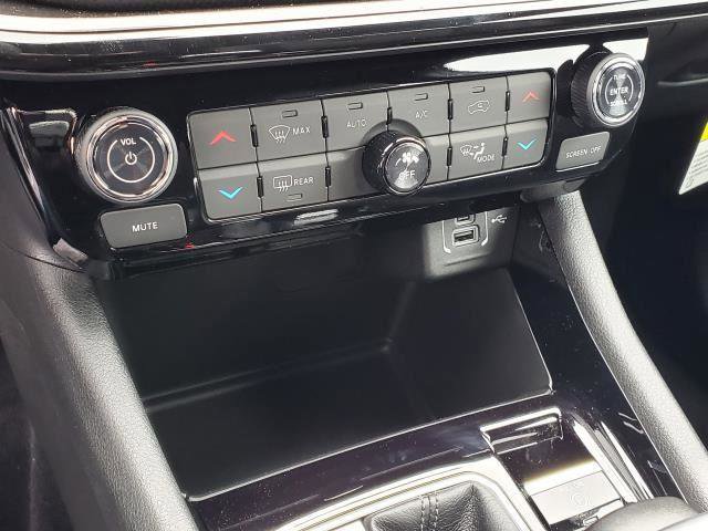 New 2026 Jeep Compass Limited image 15