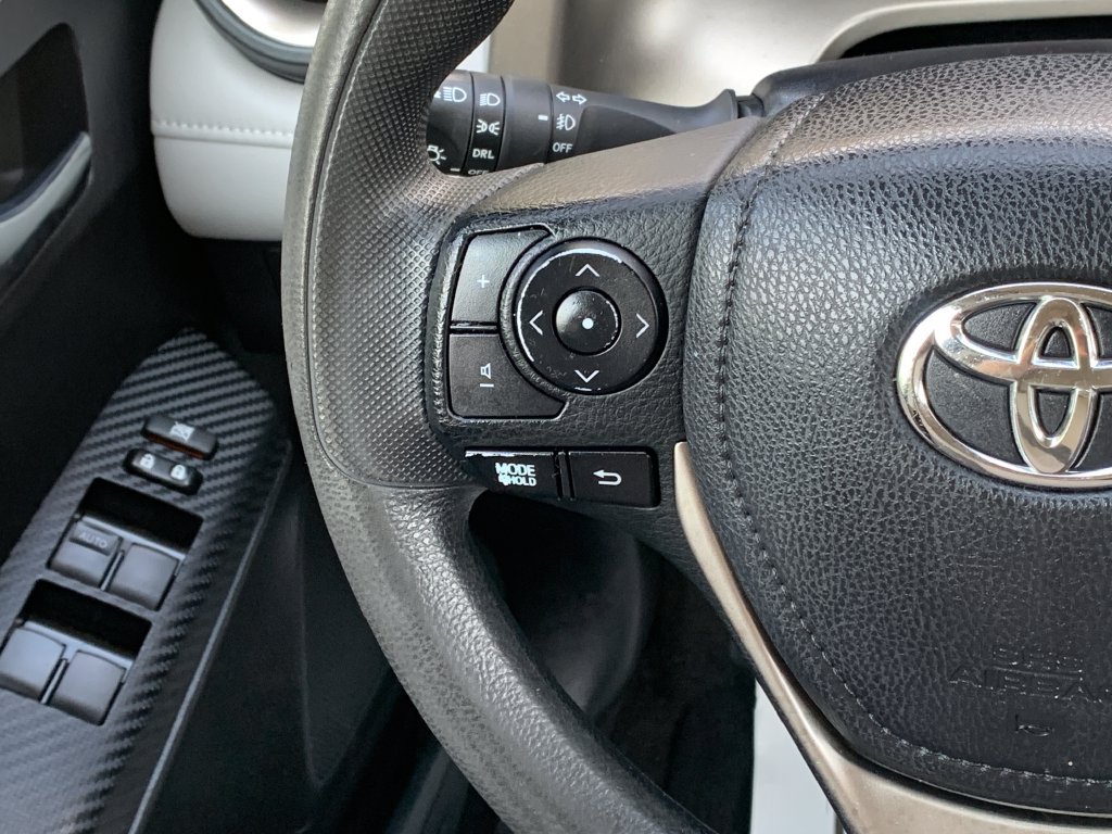 Used 2015 Toyota RAV4 XLE FWD image 11