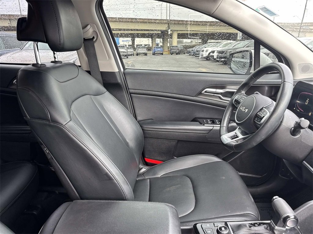 Used 2023 Kia Sportage EX image 24