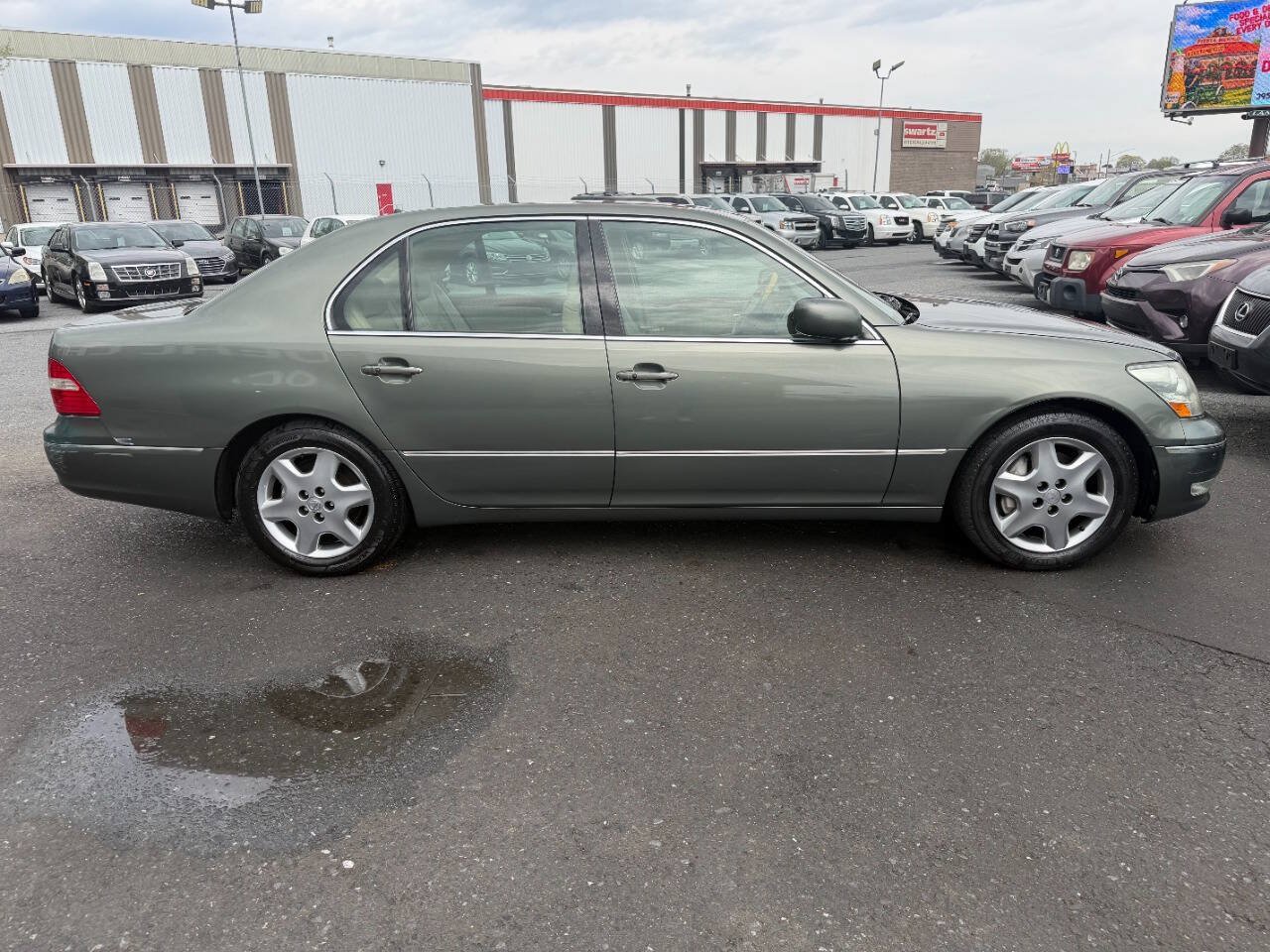 Used 2005 Lexus LS 430 w/ Modern Luxury Pkg RWD image 7