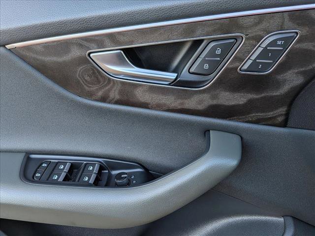 Used 2021 Audi Q8 Prestige w/ Prestige Package image 15