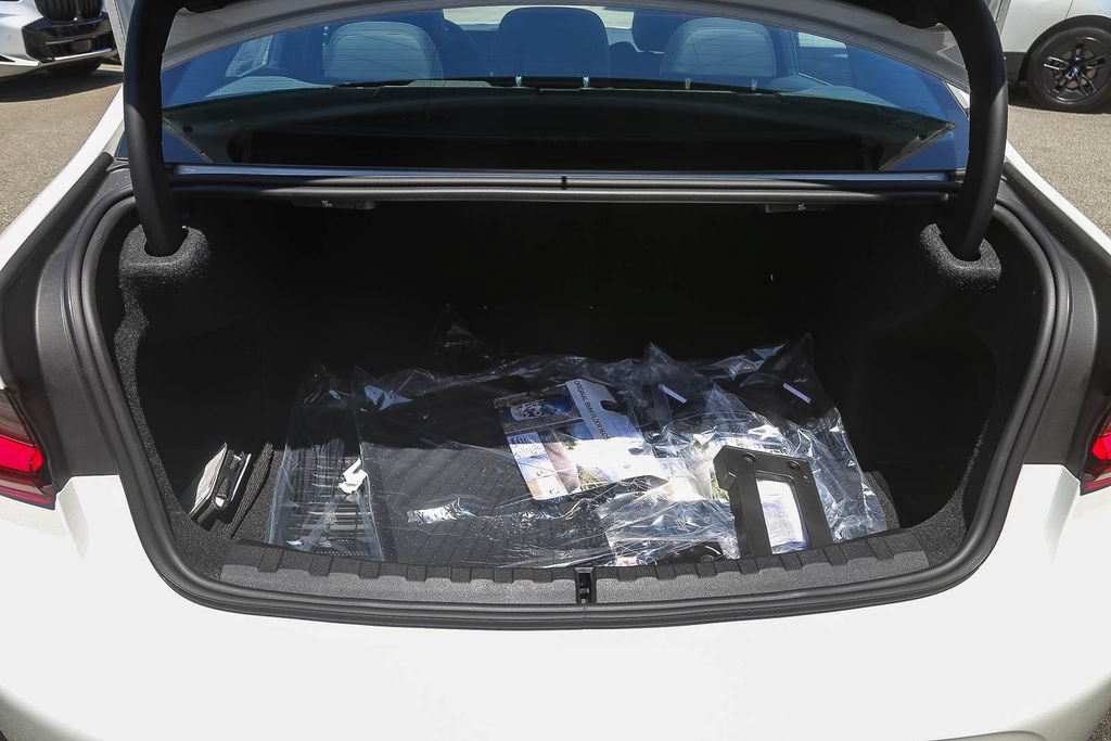 New 2026 BMW 330i Sedan w/ M Sport Package RWD image 21