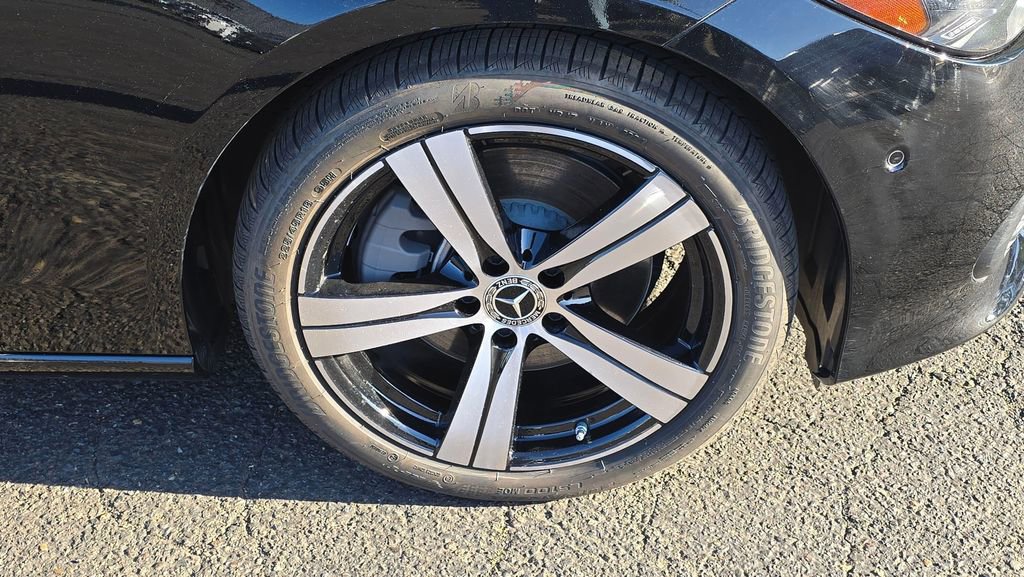 Used 2025 Mercedes-Benz C 300 4MATIC Sedan image 9