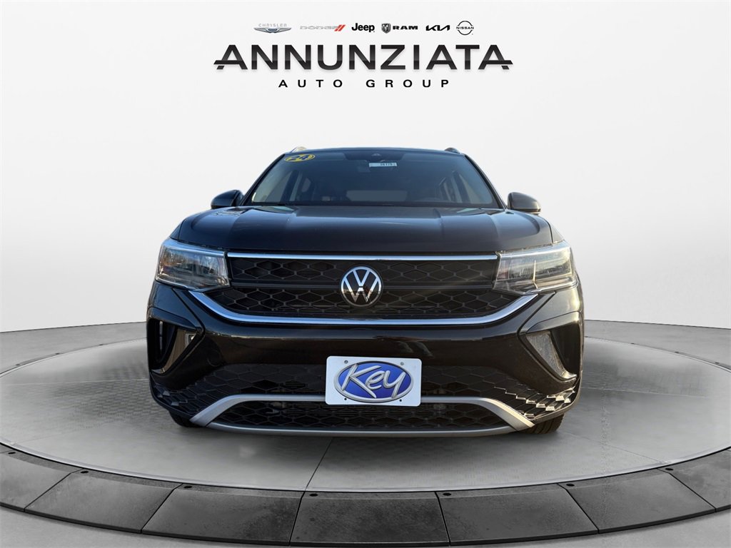 Used 2024 Volkswagen Taos SE image 8