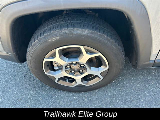 Certified 2022 Jeep Compass Trailhawk w/ Trailhawk Elite Group AWD/4WD image 12