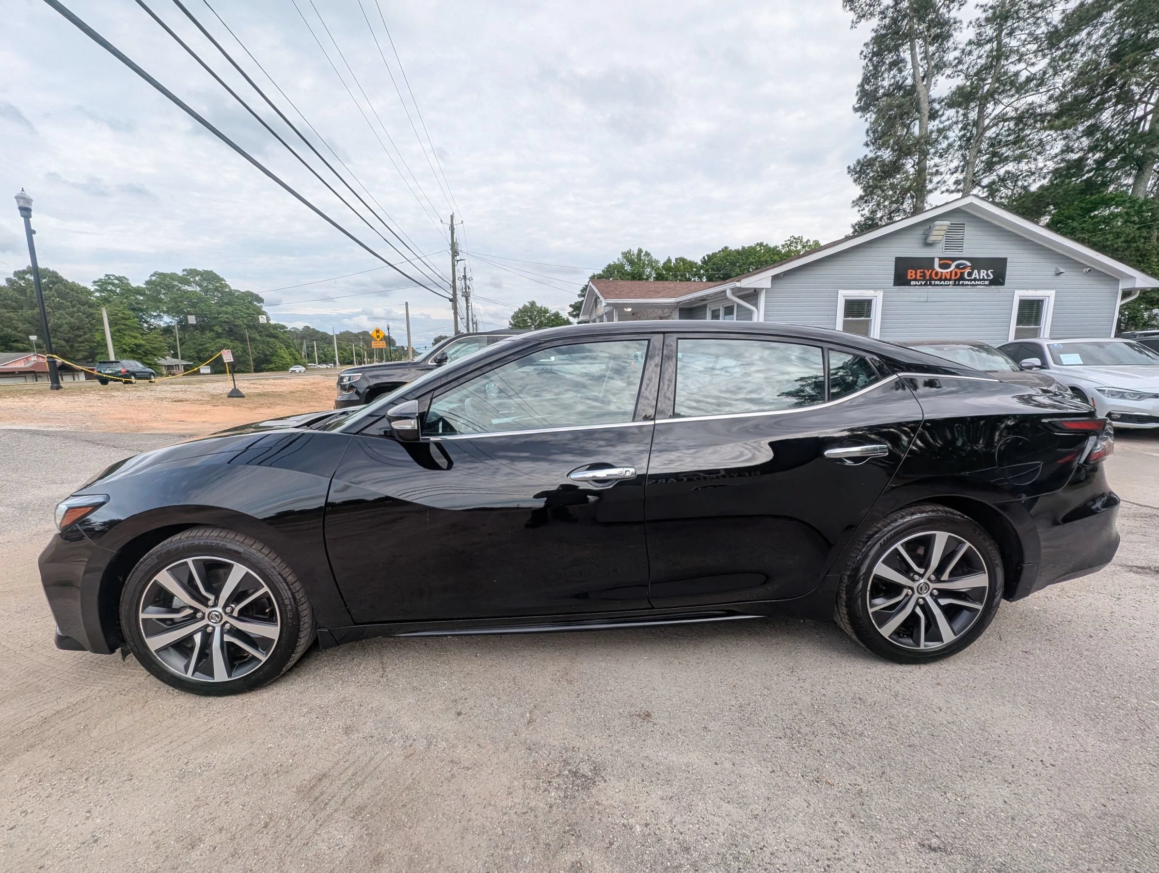 Used 2020 Nissan Maxima 3.5 SV w/ Floor Mat Group FWD image 3