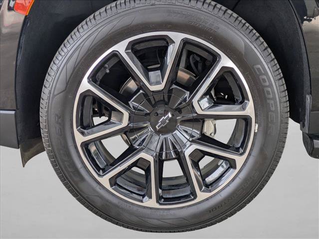 Used 2022 Chevrolet Tahoe RST w/ Luxury Package AWD/4WD image 27