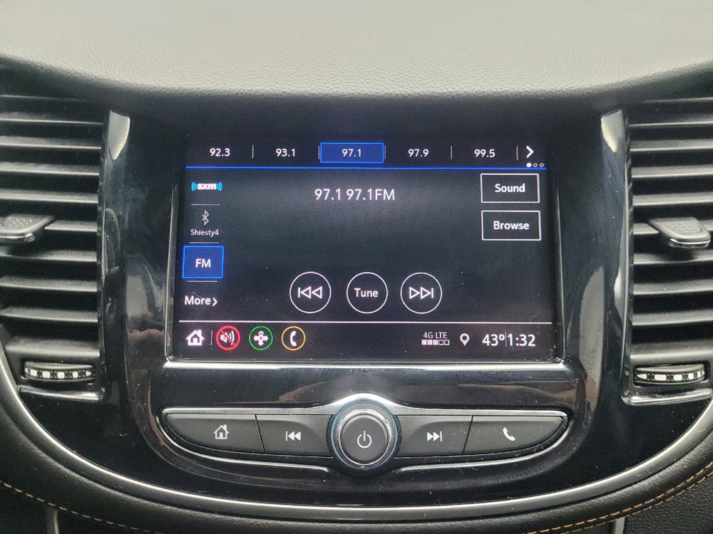 Used 2020 Chevrolet Trax LT w/ LT Convenience Package image 25