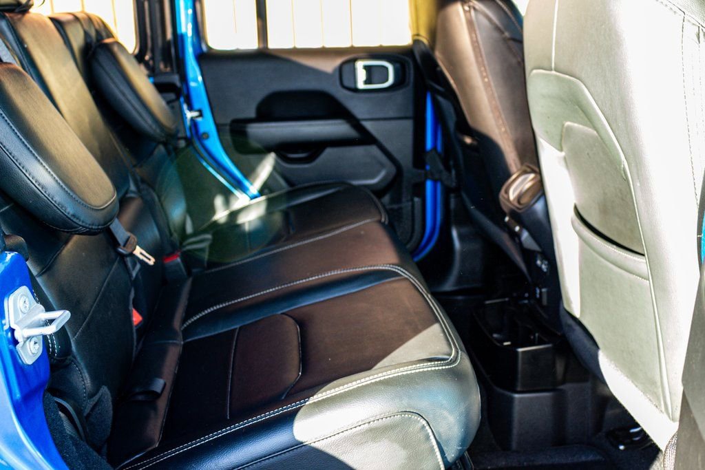 Used 2022 Jeep Wrangler Unlimited Sahara image 24