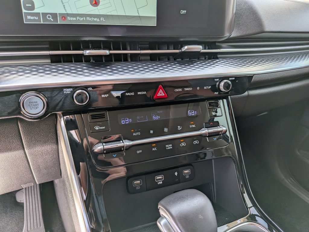 Certified 2024 Kia Carnival SX Prestige FWD image 26