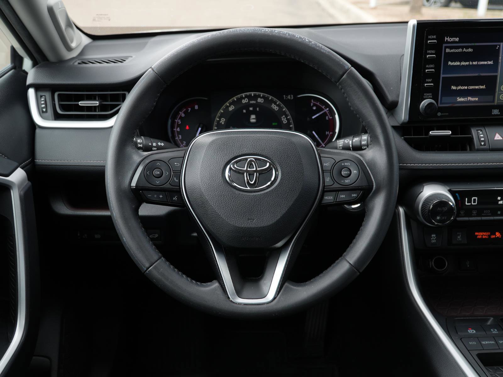Used 2020 Toyota RAV4 Limited FWD image 20