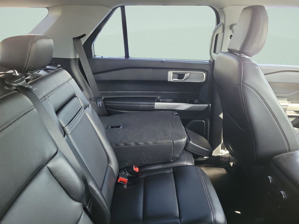 Used 2022 Ford Explorer Limited w/ Equipment Group 301A image 6