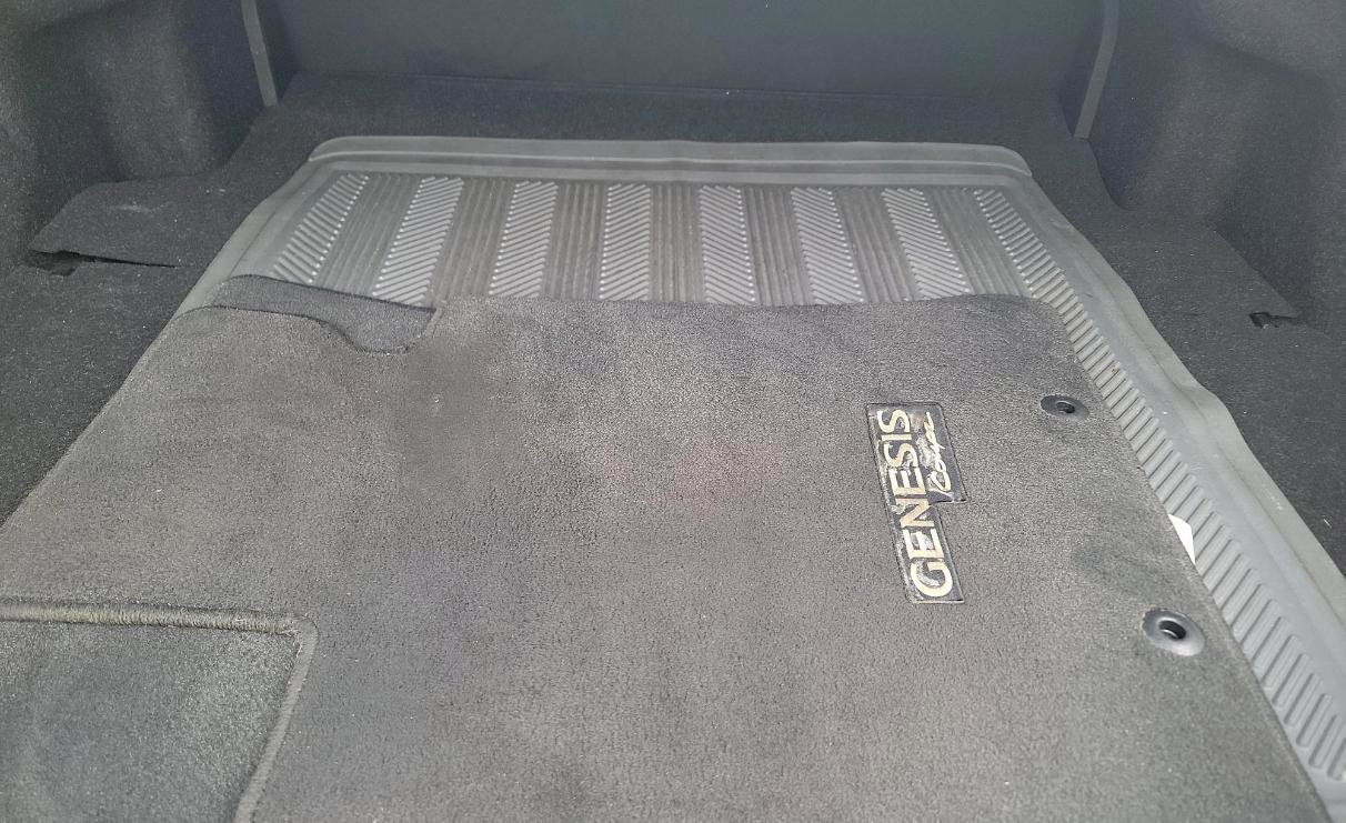 Used 2012 Hyundai Genesis 2.0T RWD image 17