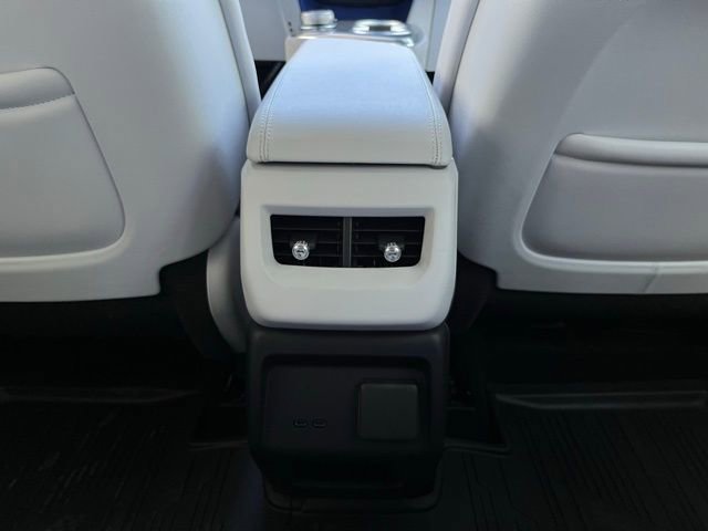 Used 2025 Cadillac Optiq Luxury 1 image 22