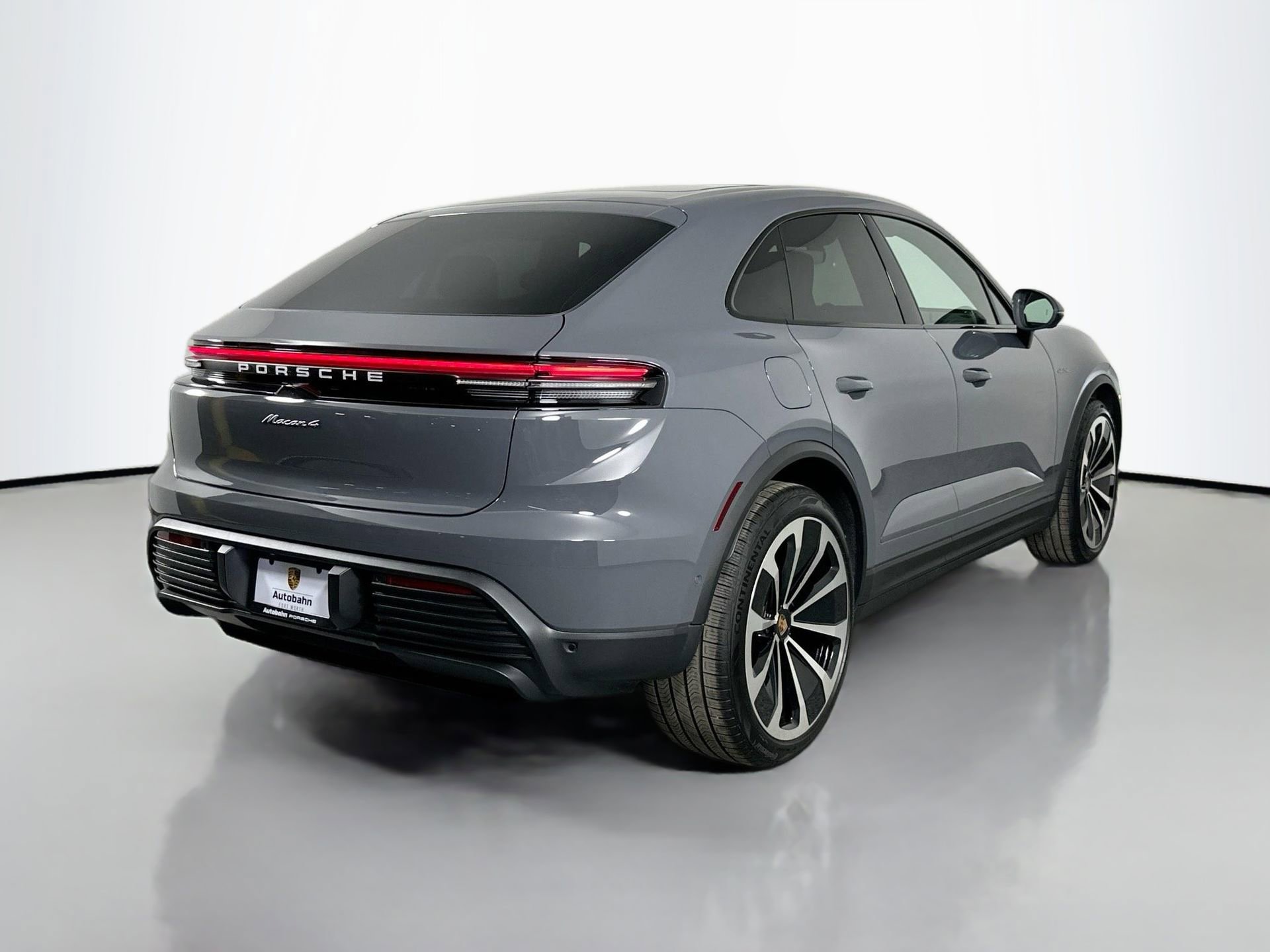 Certified 2025 Porsche Macan 4 Electric image 7