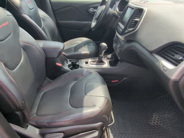 Used 2015 Jeep Cherokee Trailhawk w/ Leather Interior Group AWD/4WD image 24