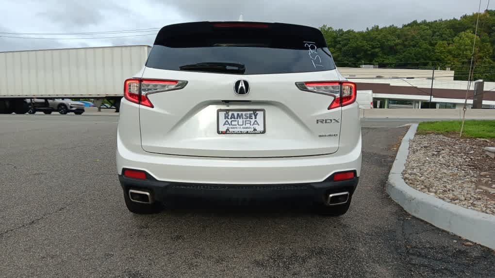 Used 2025 Acura RDX SH-AWD image 4
