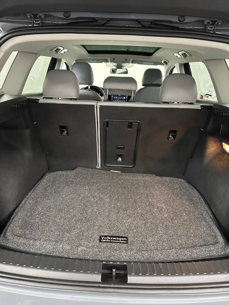 Used 2022 Volkswagen Taos SE w/ Panoramic Sunroof Package AWD/4WD image 28