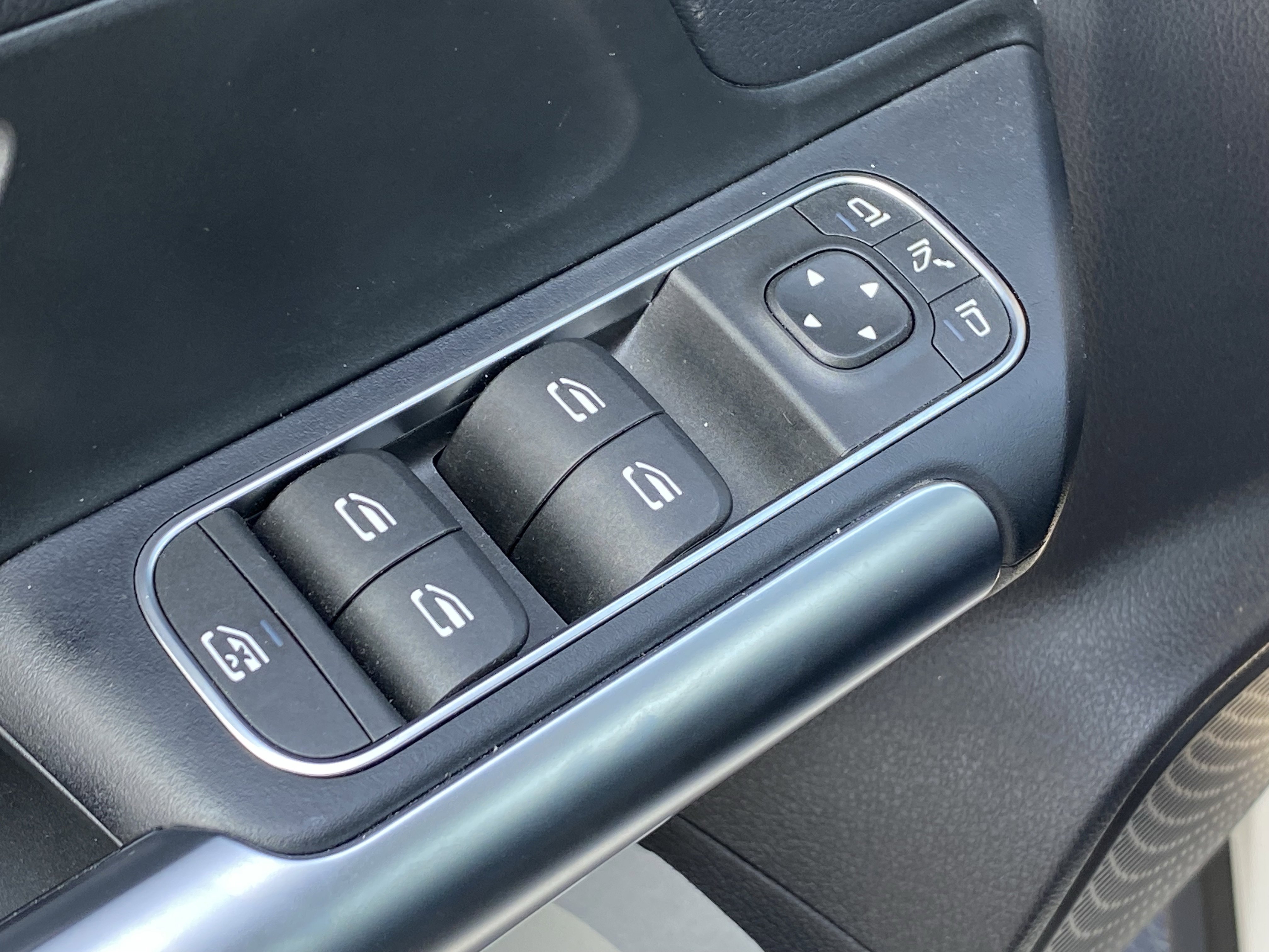 Used 2025 Mercedes-Benz GLA 250 4MATIC image 17