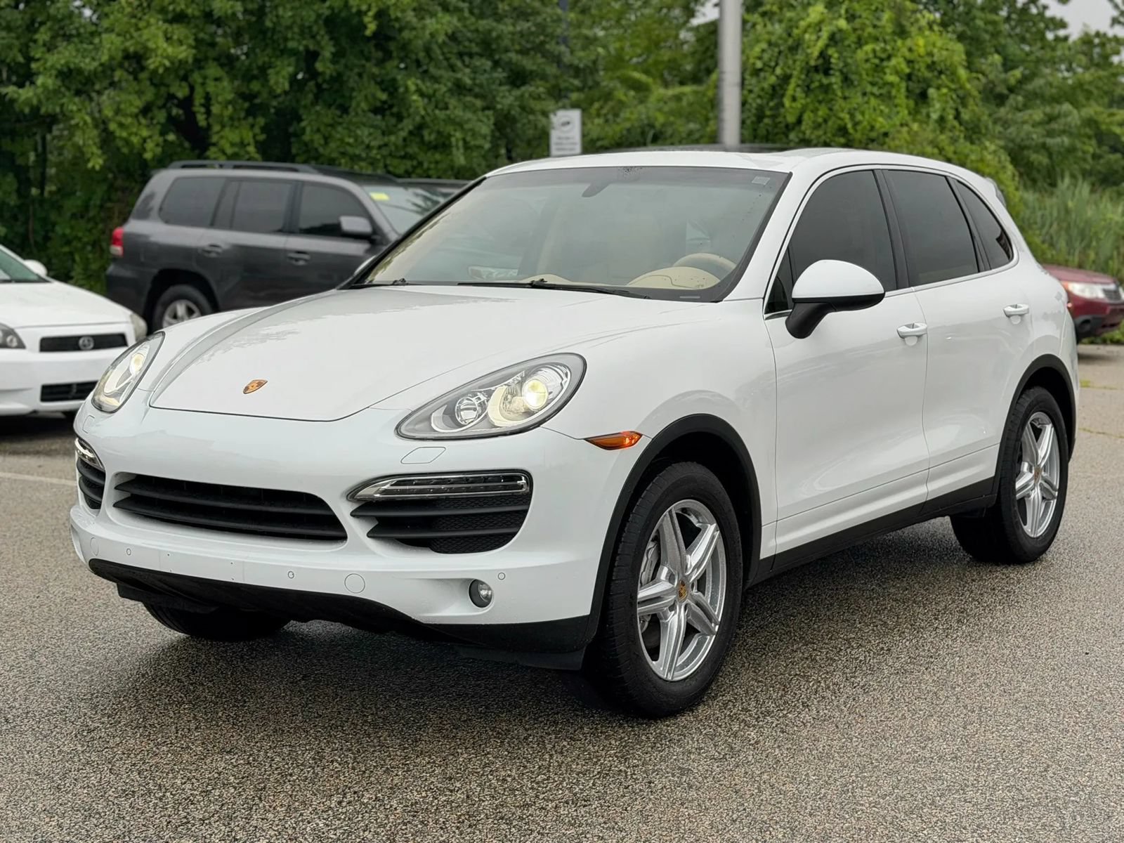 Used 2014 Porsche Cayenne S AWD/4WD image 9