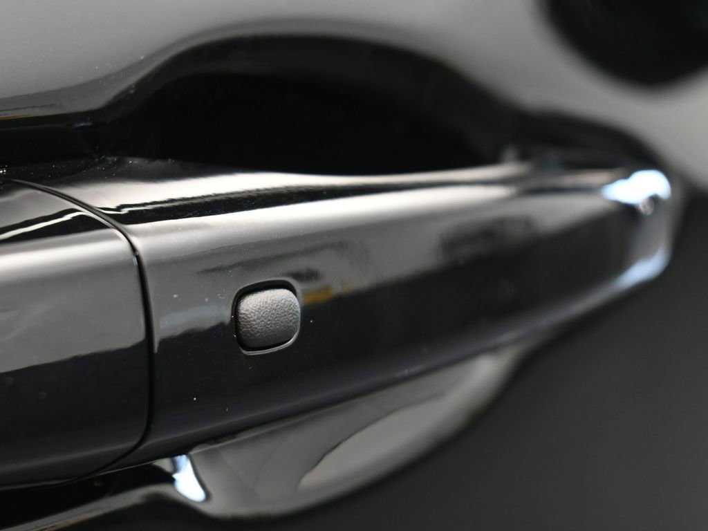 Used 2025 Jeep Compass Latitude image 35