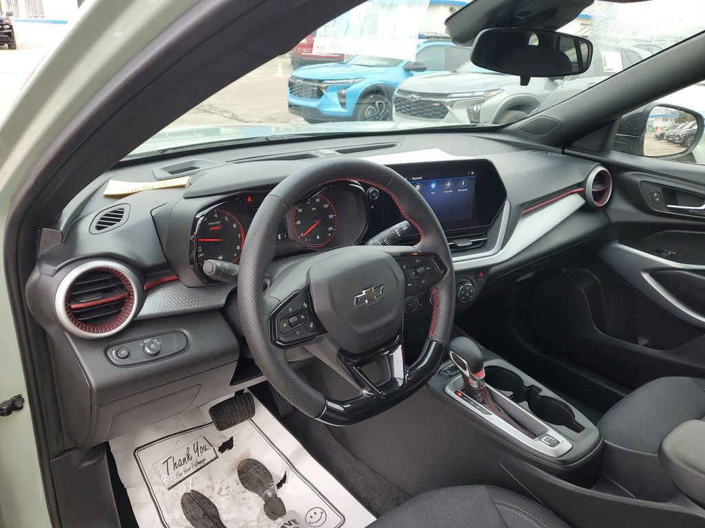 Used 2024 Chevrolet Trax RS image 8