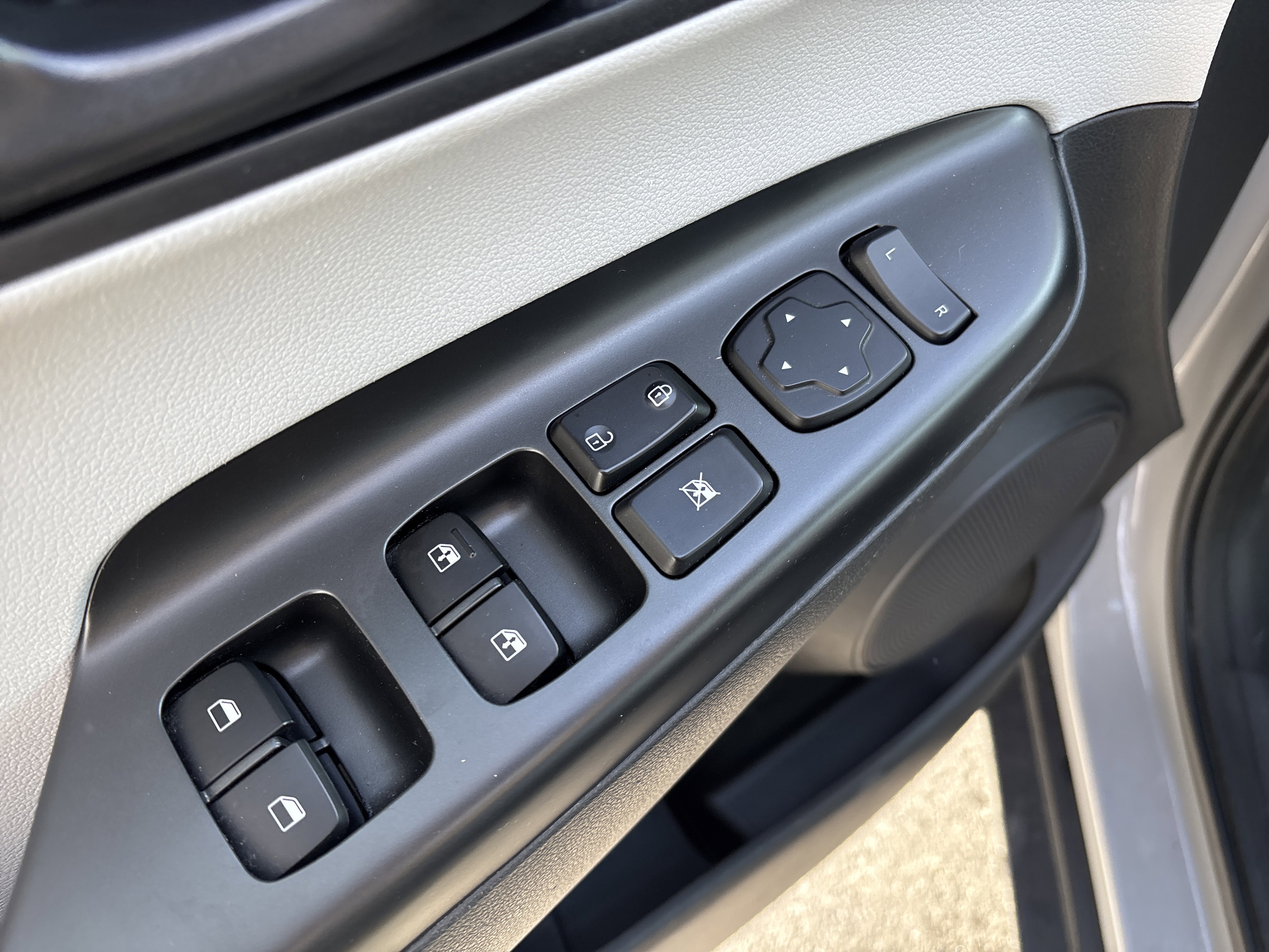 Used 2023 Hyundai Kona SEL image 16