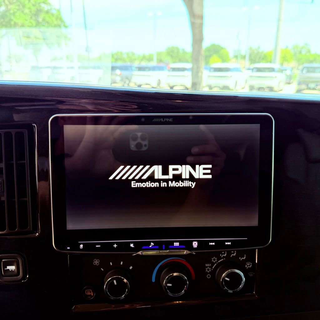 Used 2025 GMC Savana 2500 w/ Driver Convenience Package RWD image 7