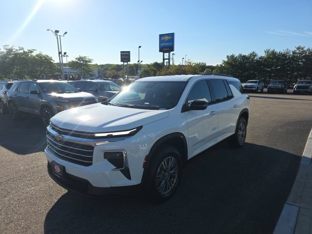 New 2027 Chevrolet Traverse LT w/ Driver Confidence Package FWD image 6
