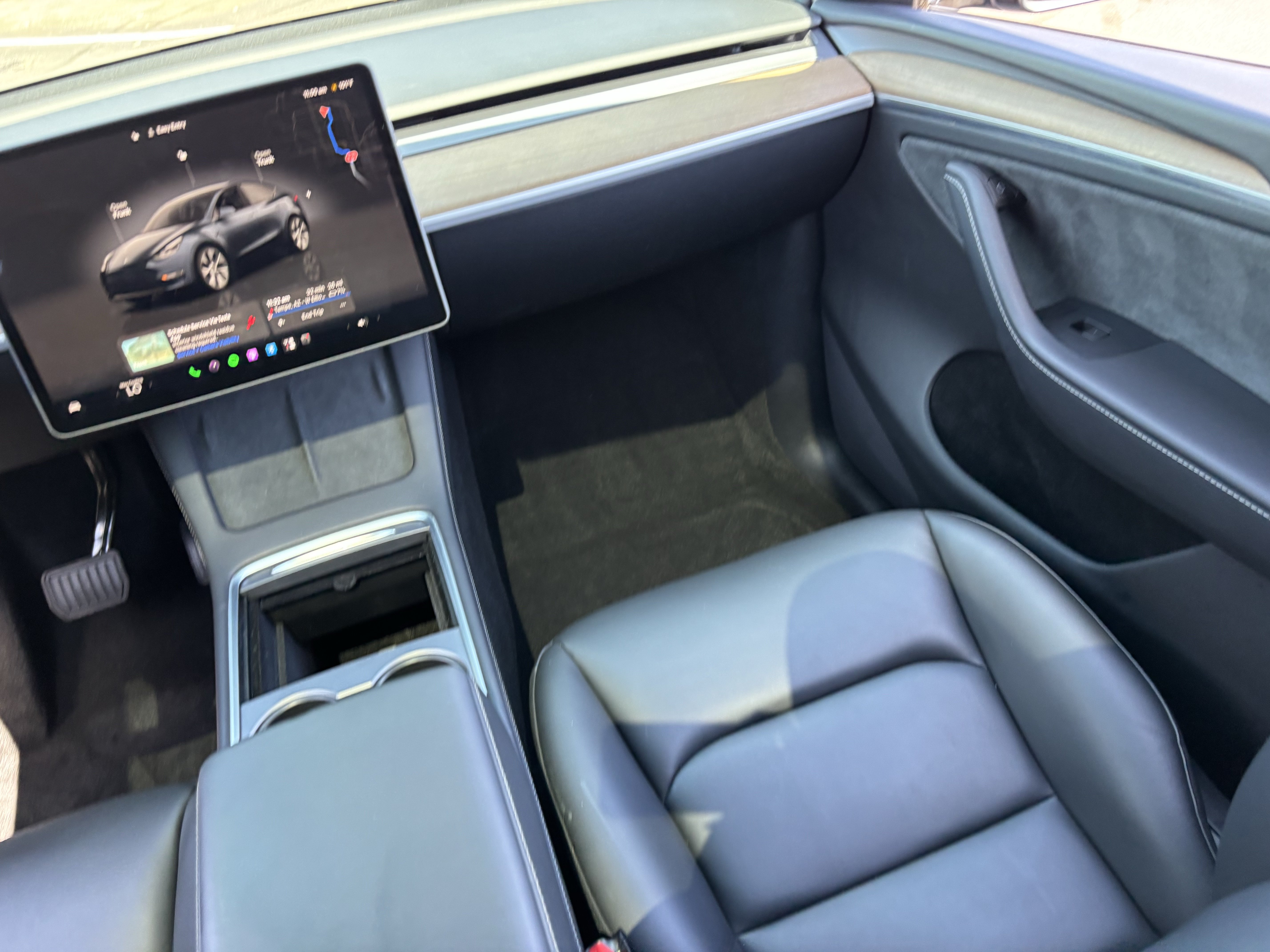 Used 2024 Tesla Model Y Long Range AWD/4WD image 15