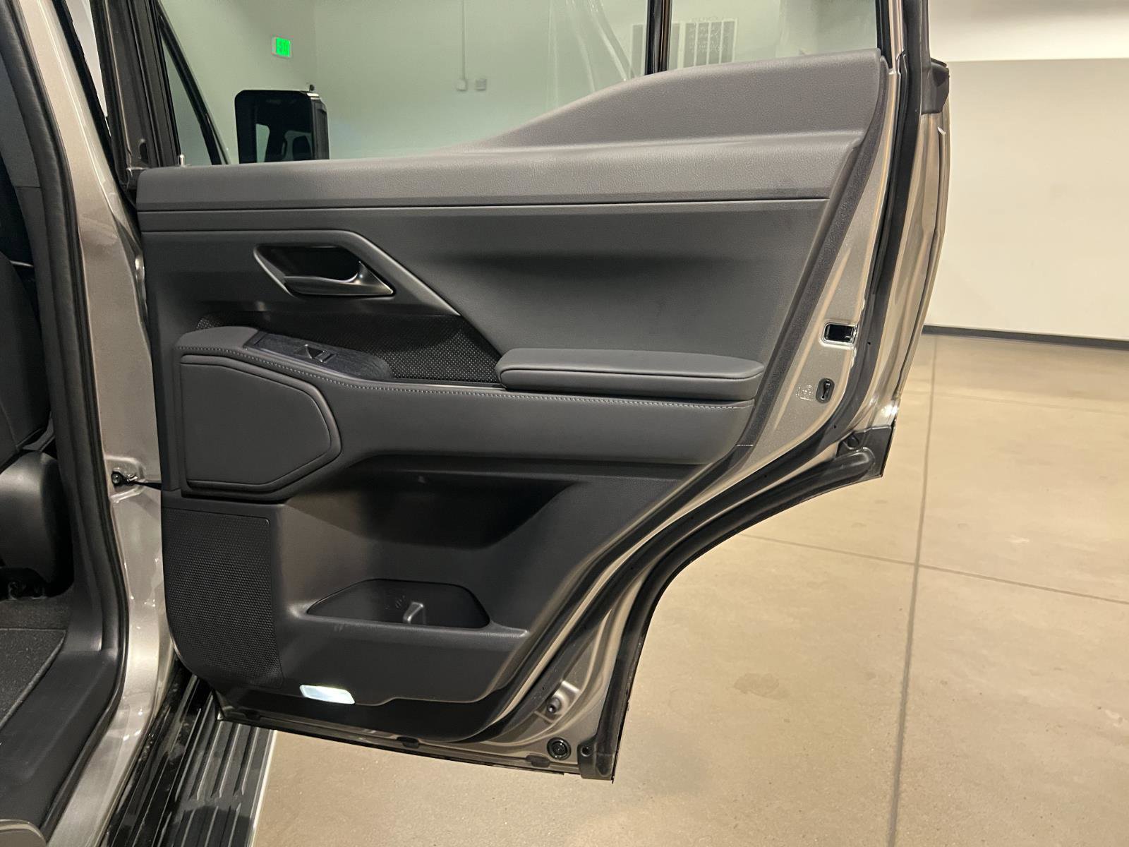 Used 2026 Lexus GX 550 w/ Accessory Package (2T) image 39