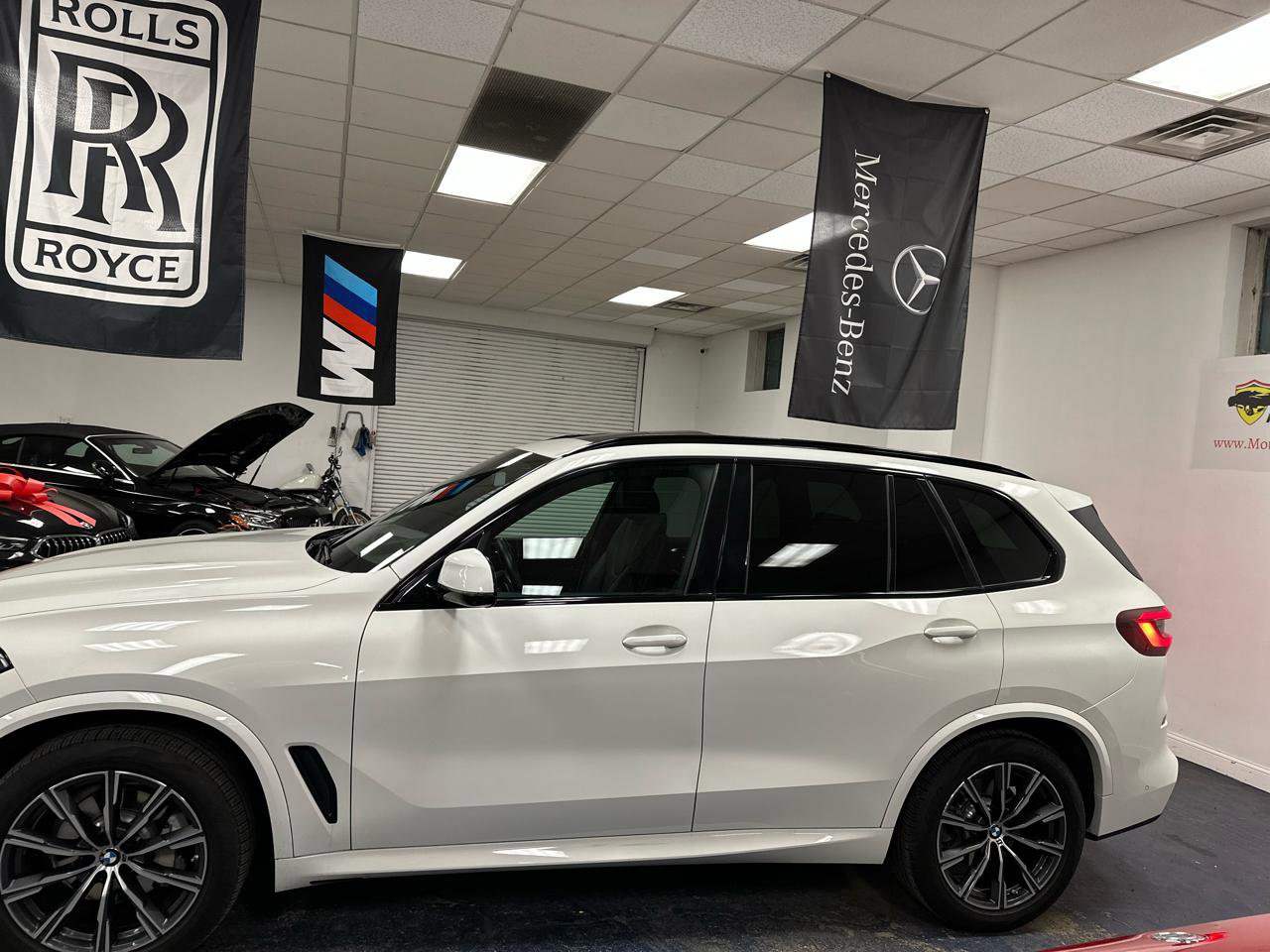 Used 2022 BMW X5 xDrive40i w/ M Sport Package AWD/4WD image 10