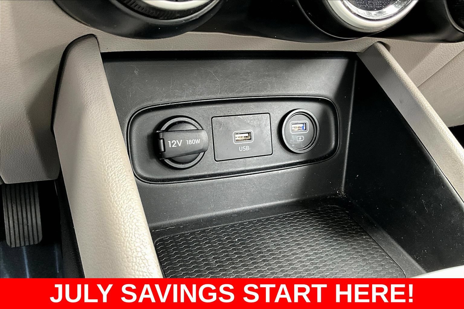 Used 2021 Hyundai Venue SEL w/ Premium Package FWD image 16