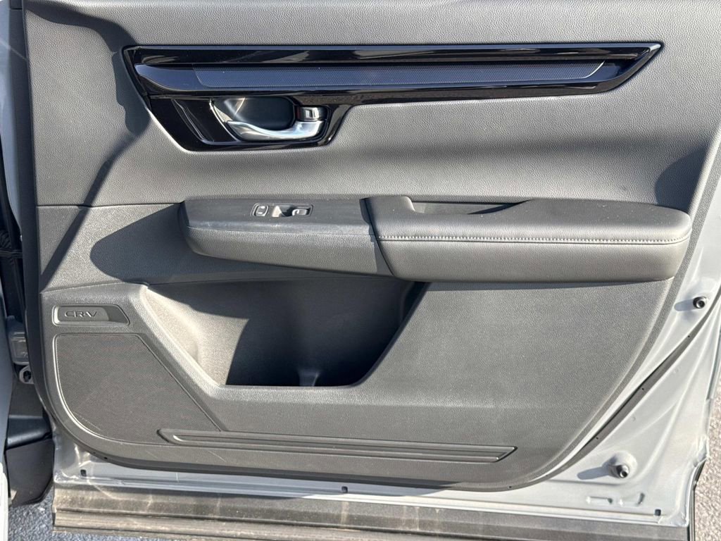 Used 2025 Honda CR-V EX-L image 18