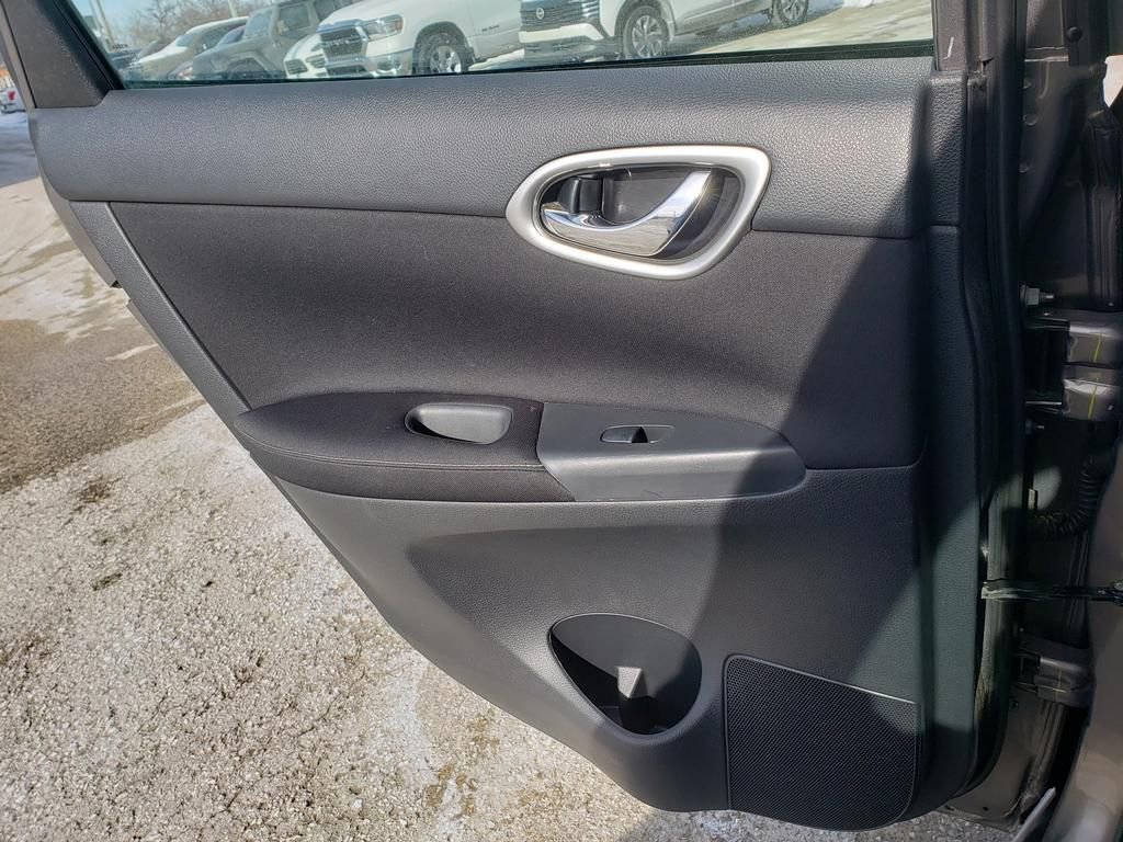 Used 2015 Nissan Sentra SV image 17