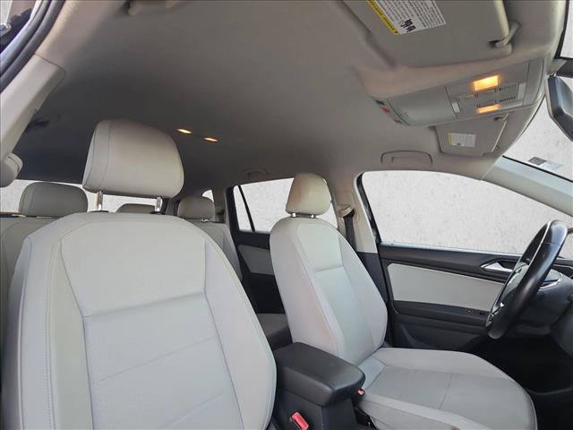 Used 2018 Volkswagen Tiguan SE FWD image 18
