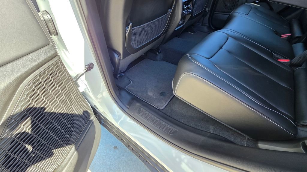 New 2025 Jeep Grand Cherokee Limited w/ Black Appearance Package image 20