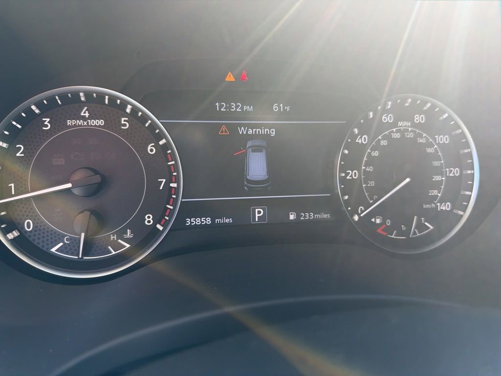 Used 2023 Nissan Armada SL w/ Captain's Chairs Package image 9