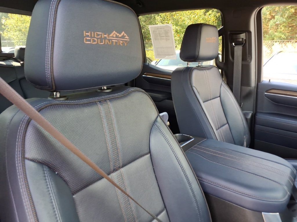 Certified 2023 Chevrolet Silverado 1500 High Country w/ Technology Package AWD/4WD image 18