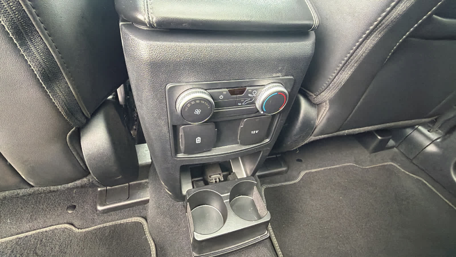 Used 2022 Ford Explorer XLT w/ Equipment Group 202A RWD image 25