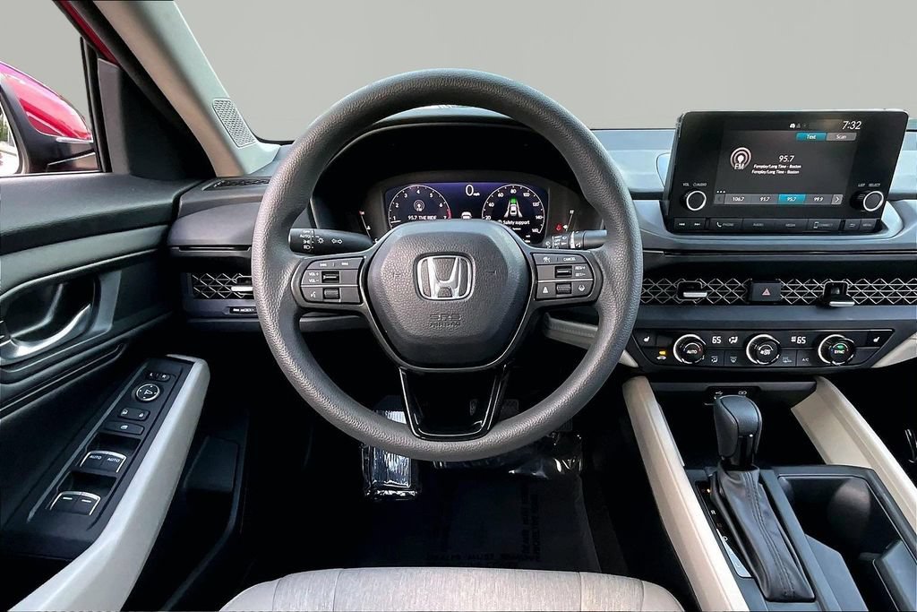 Used 2023 Honda Accord EX image 9