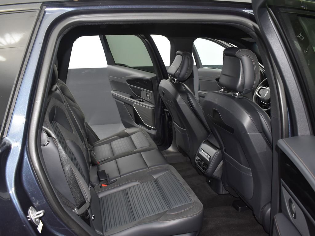 Used 2024 Lincoln Nautilus Reserve w/ Equipment Group 202A image 14