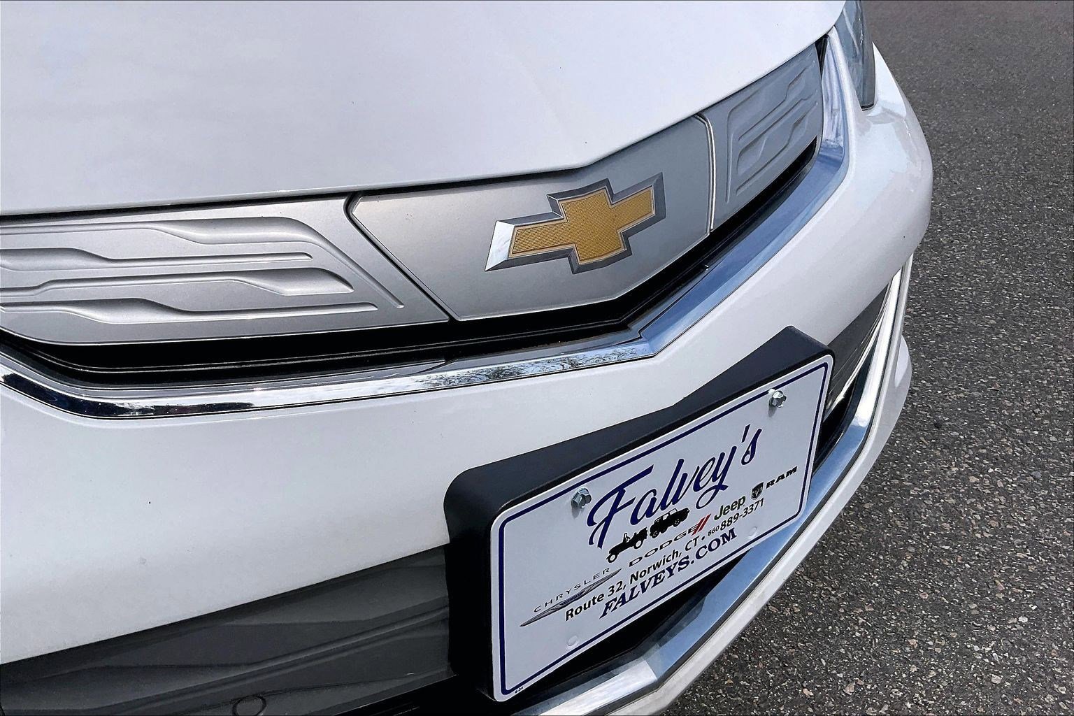 Used 2018 Chevrolet Volt Premier w/ Driver Confidence Package FWD image 25