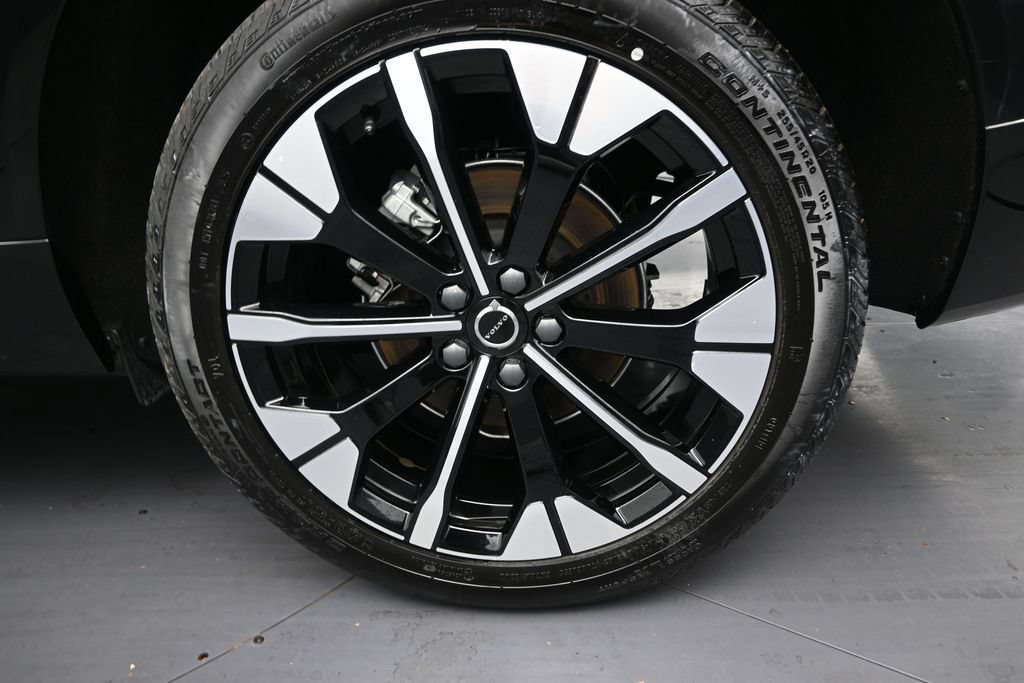 New 2026 Volvo XC60 B5 Plus AWD/4WD image 9